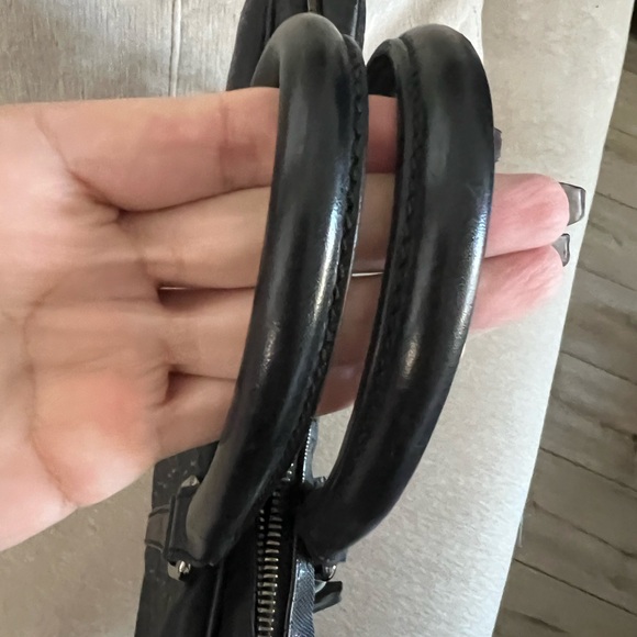 GUCCI Authentic w COA GG  bag missing strap preloved condition w lock key - Picture 15 of 16